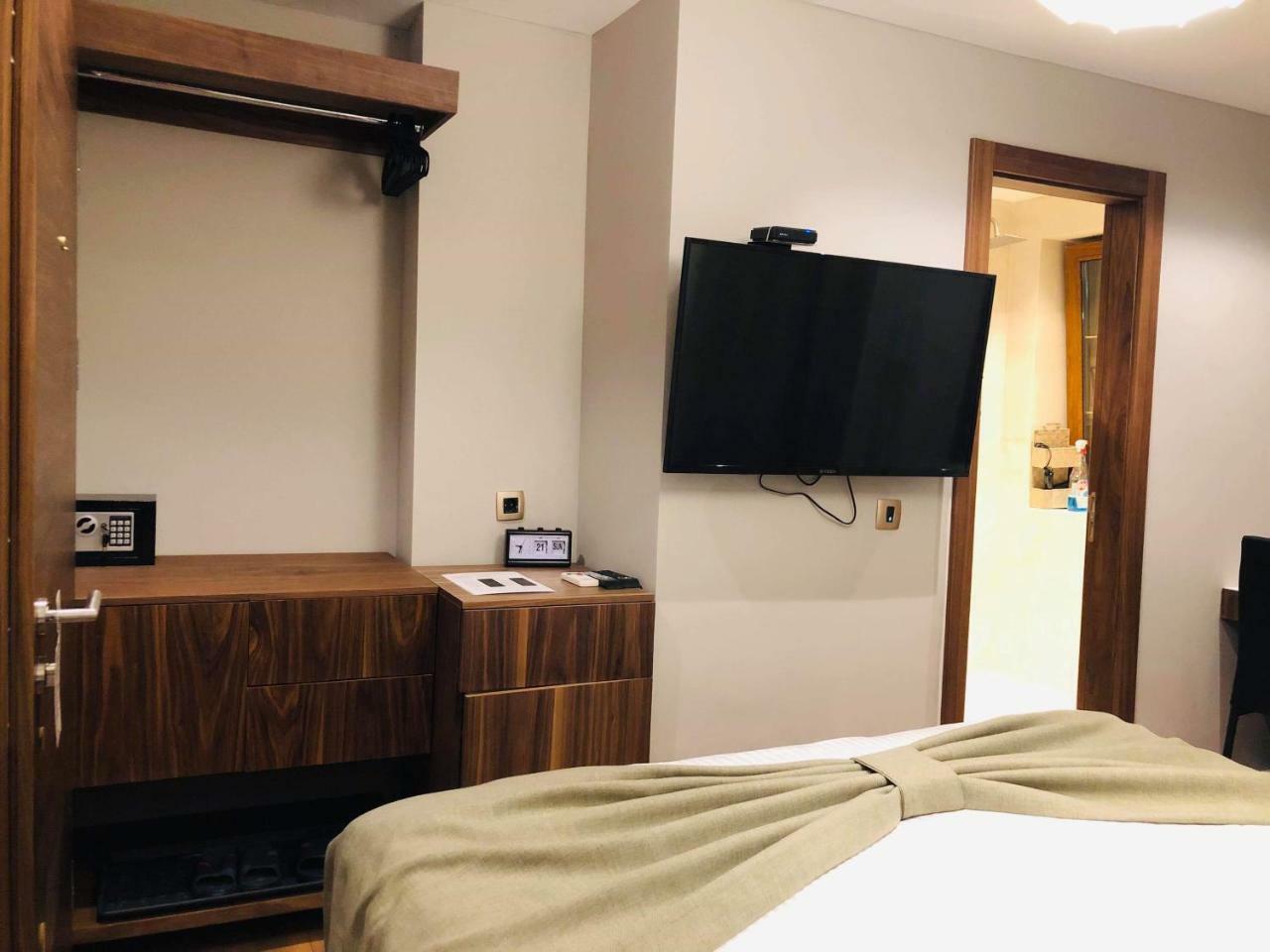Boulevard Exclusive Prishtinë Ngoại thất bức ảnh