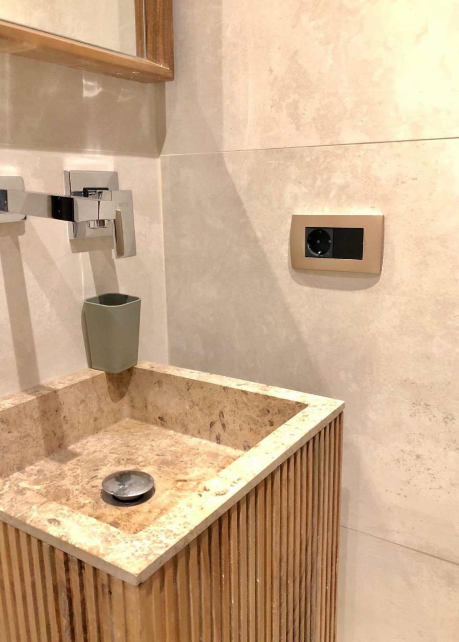 Boulevard Exclusive Prishtinë Ngoại thất bức ảnh