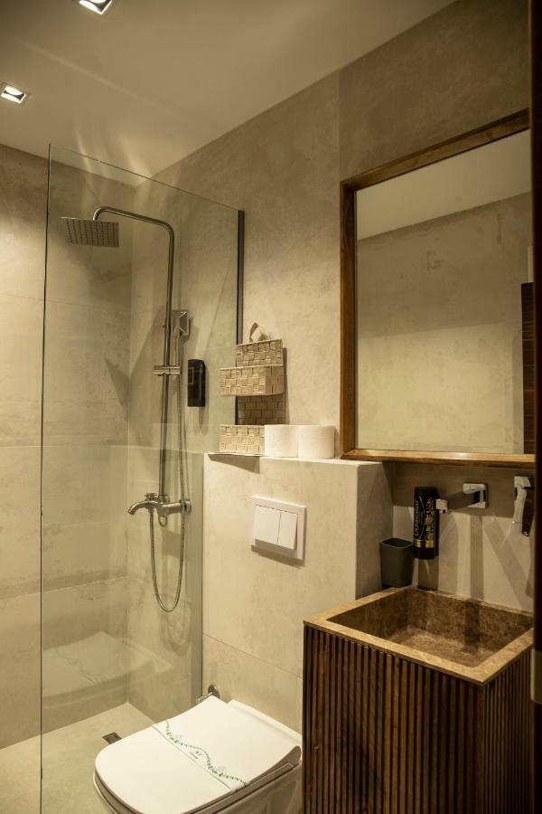 Boulevard Exclusive Prishtinë Ngoại thất bức ảnh